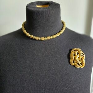 ✨ Vintage Trifari 1960s Brutalist Choker & Lovers Knot Brooch ✨ Signed